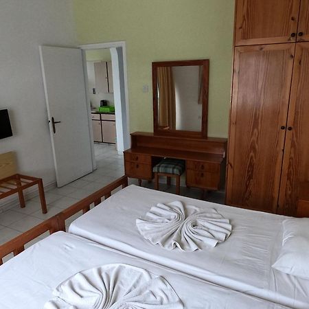Paphos Island Budget Apartments מראה חיצוני תמונה