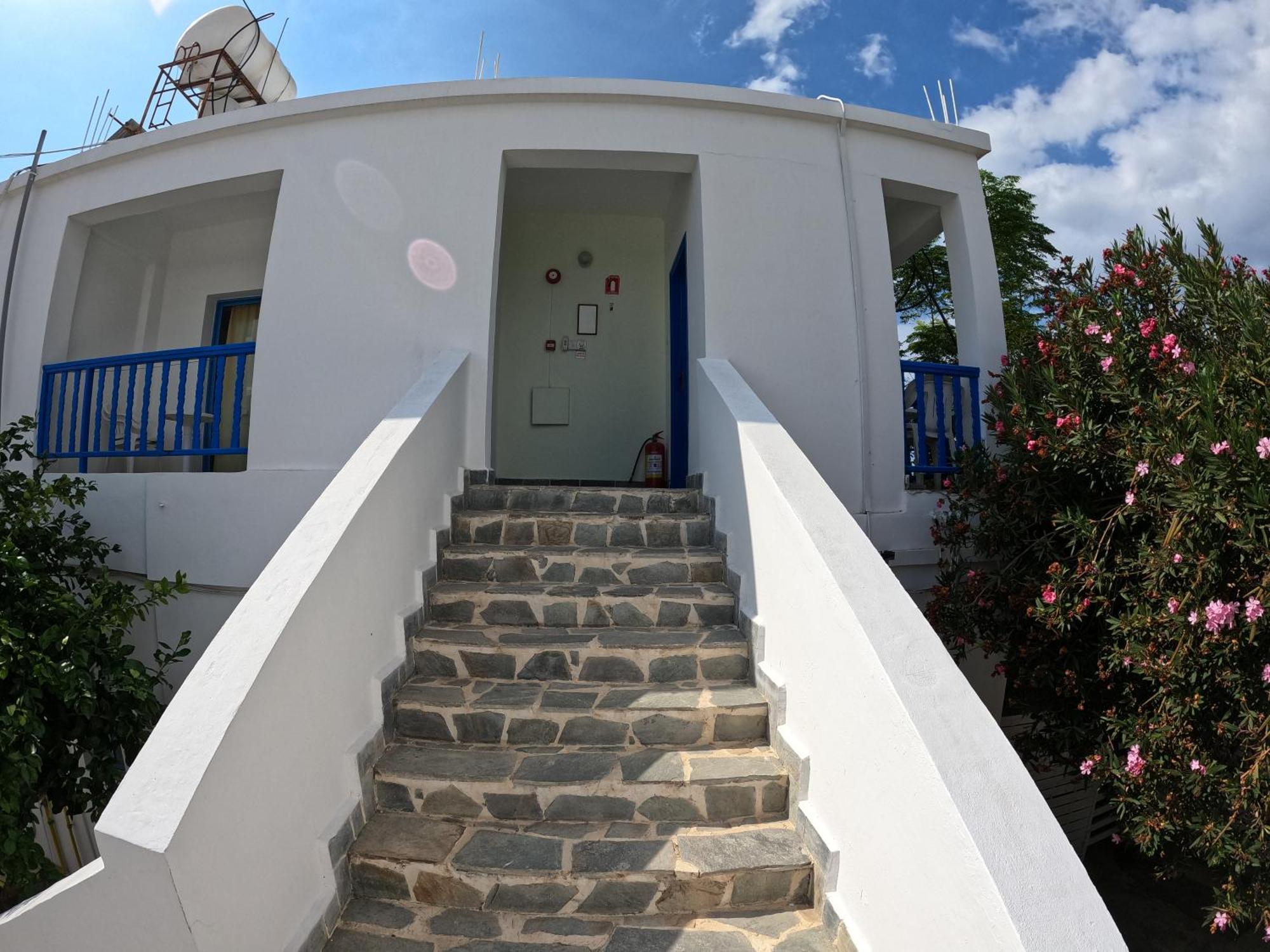 Paphos Island Budget Apartments מראה חיצוני תמונה