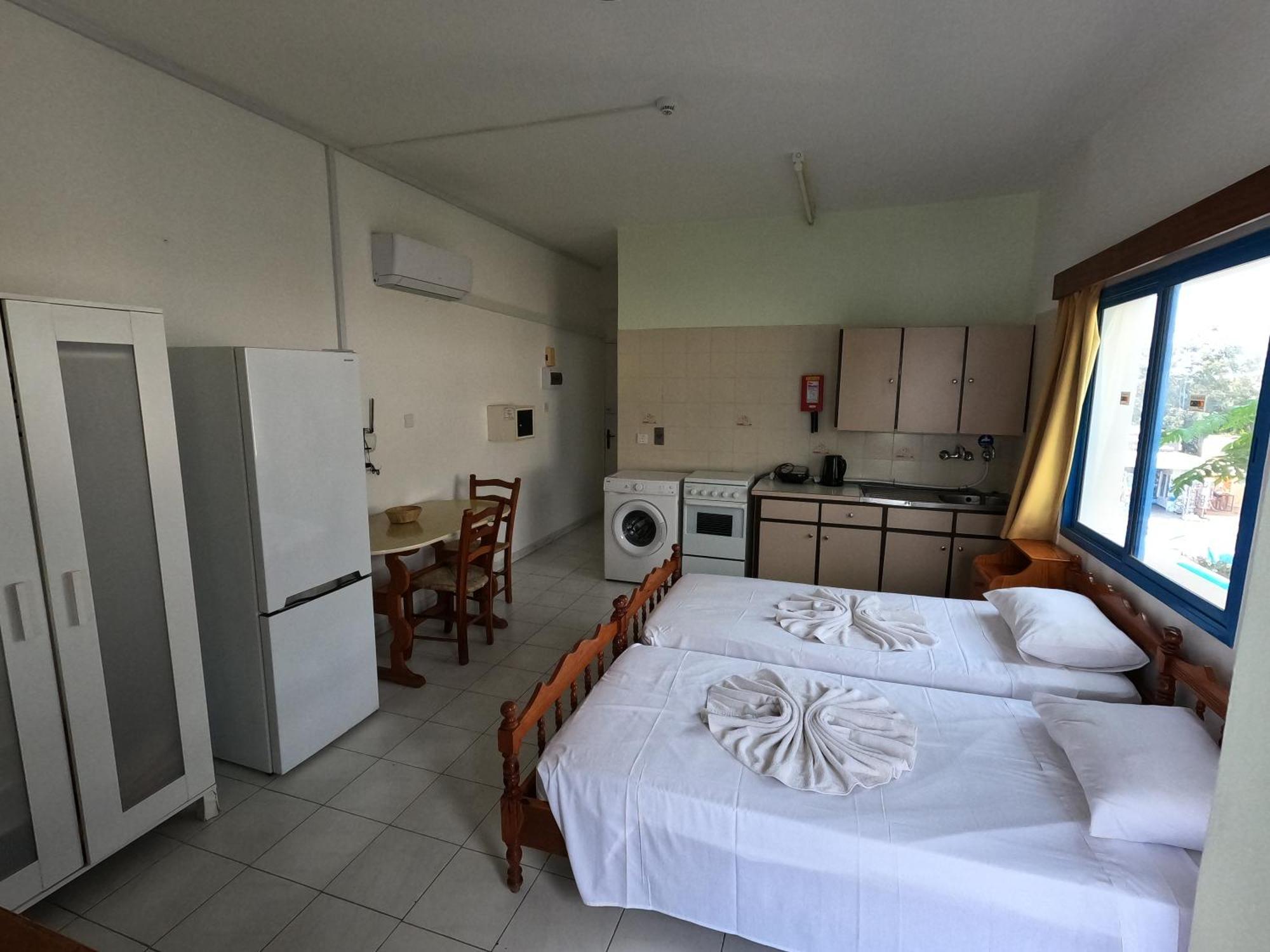 Paphos Island Budget Apartments מראה חיצוני תמונה