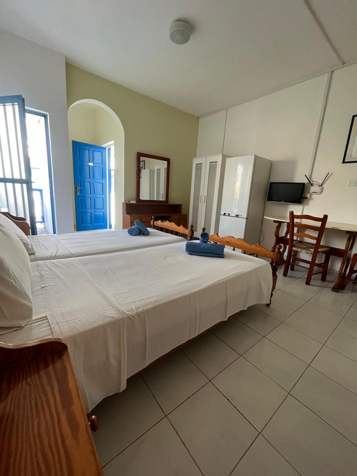 Paphos Island Budget Apartments מראה חיצוני תמונה