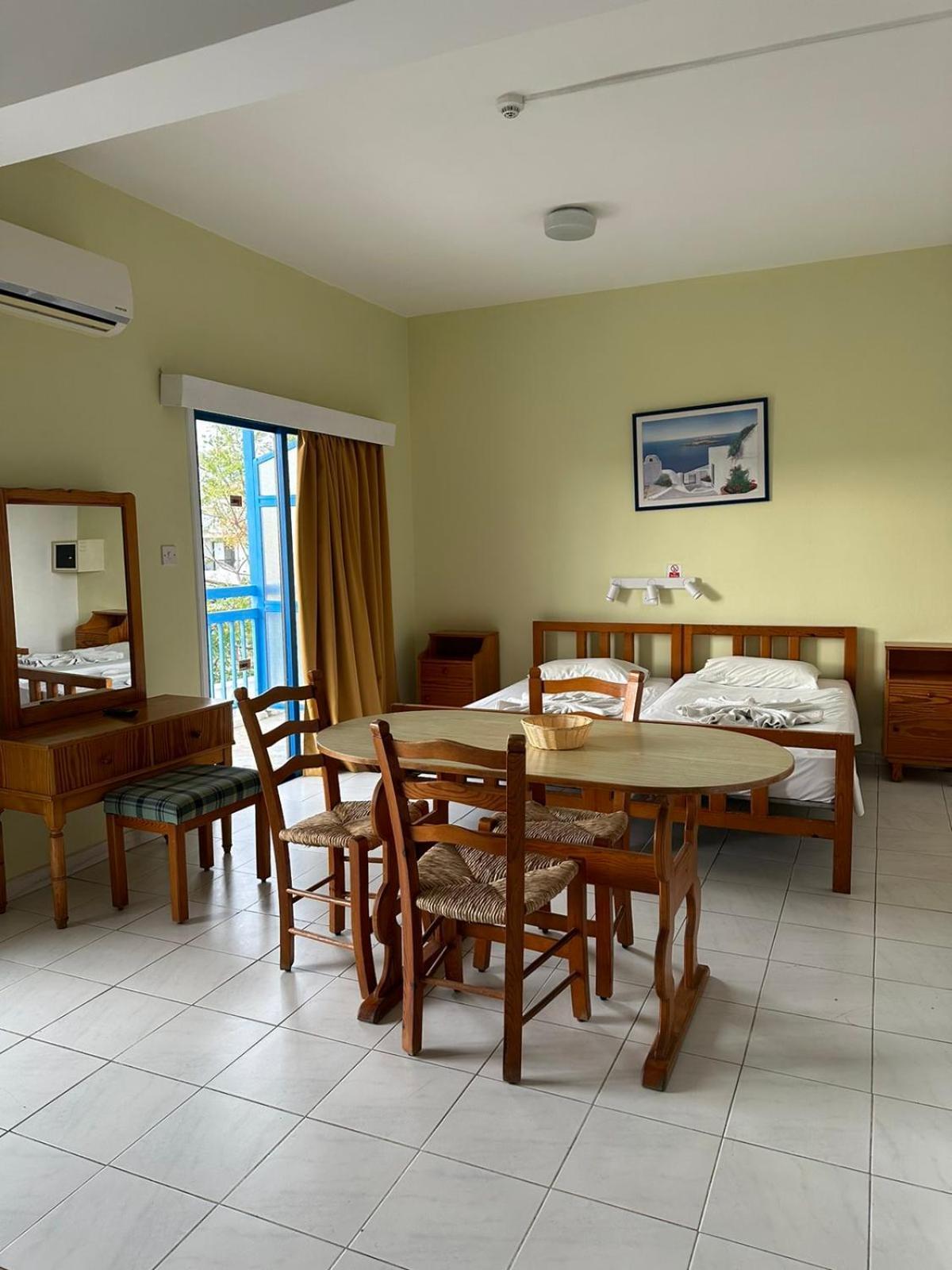 Paphos Island Budget Apartments מראה חיצוני תמונה